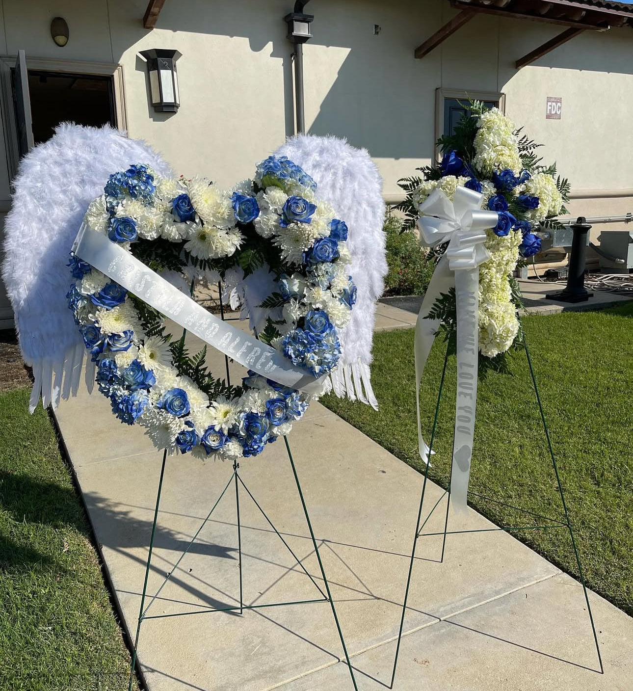 Sympathy arrangements 🕊️￼